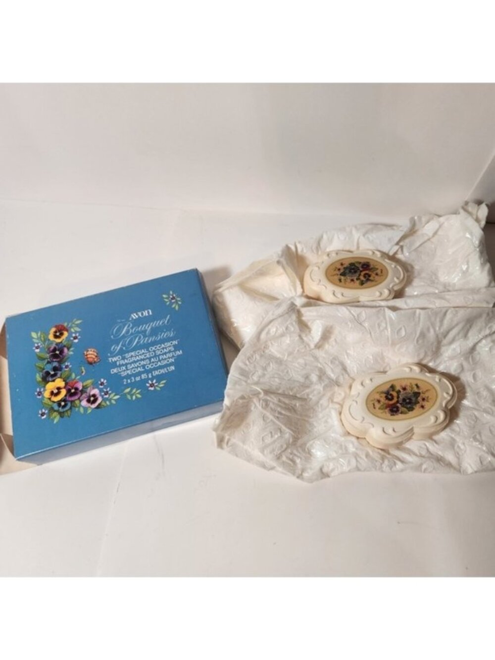 Vintage Avon Bouquet of Pansies Fragranced Soap Set 2 Bars 3oz Each Floral Decal